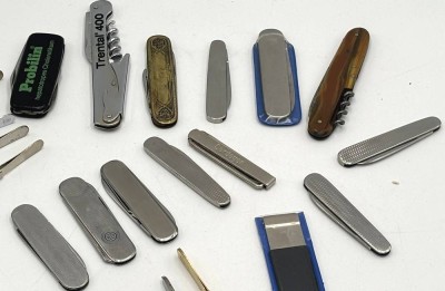 Auktion 365<br>13x  kl. Taschenmesser, tw. mit Hüllen [1]