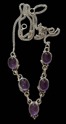 Auktion 365<br>Silber-925- Collier mit 5 Amethyst Cabouchons, L-42 cm, 10,9 gr [1]