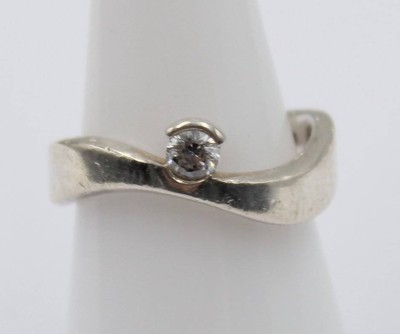 Auktion 365<br>Ring mit einem weißen Stein von FOSSIL aus 925er Silber, [1]