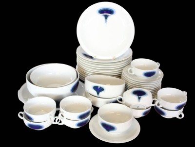 Auktion 365<br>vintage Fürstenberg Form F PoP Speiseservice, 40 Teile, 13 Essteller, 9 Suppentassen, 12 U.T., Sauciere, Fleischteller, 4x div. Schüsseln [1]