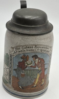 Auktion 365<br>Jugendstil-Bierkrug mit Spruch, Zinndeckel, H-15 cm, guter Zustand [1]