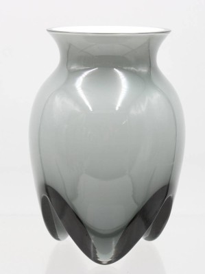 Auktion 365<br>Kunstglasvase, wohl Lin Utzon Dänemark, ca. H-18cm [1]