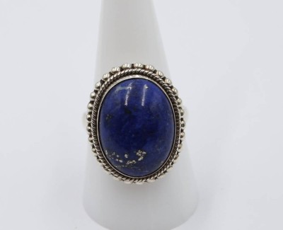 Auktion 365<br>Silber Ring mit einem Lapislazuli, ovale Form, 925er , gestempelt India, RG 59, 10,6 gr. [1]