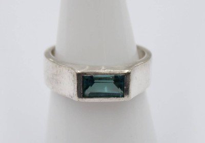 Auktion 365<br>Ring mit einem blauen Stein, 925er Silber, RG 59, 5,0 gr. [1]
