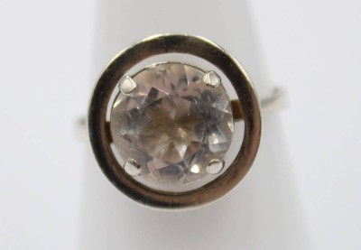 Auktion 365<br>Silber Ring mit weißem Stein, vermutlich Bergkristall, 925er, RG53, 3,2 gr. [1]