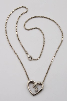 Auktion 365<br>925er Halskette mit Herzanhänger, L-50cm Anh. 2,9cm, 13,9gr. [1]