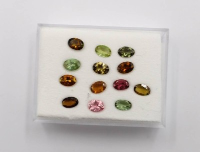 Auktion 365<br>13 Turmaline von zus. 4,41 Karat [1]