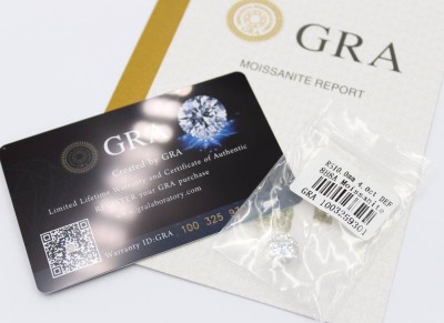 Auktion 365<br>Moissanite von ca. 4ct, anbei Zertifikat [1]