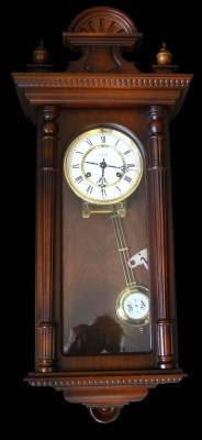 Auktion 365<br>Wanduhr 