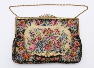 Auktion 365<br>Gobelin-Handtasche, älter, Tragespuren, 15,5 x 20,5cm [1]