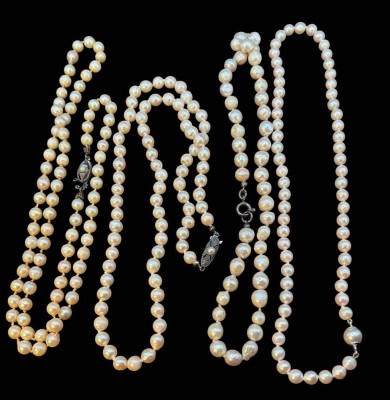 Auktion 365<br>4x div. Perlenketten mit Silberschliessen, unterschiedliche Grössen und Längen, zus. ca. 92 gr. [1]