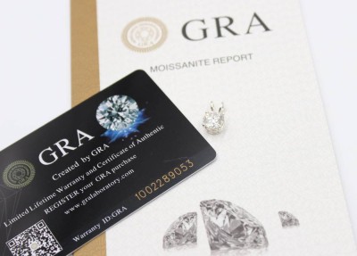 Auktion 365<br>kl. Kettenanhänger, Moissanit, 2ct, Silber, anbei Zertifikat, L-1,3cm [1]