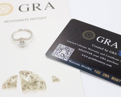 Auktion 365<br>Moissanit-Ring, 1ct, Silber, 1,6gr., RG 54, anbei Zertifikat [1]