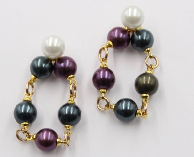 Auktion 365<br>Paar Modeschmuck-Perl-Ohrstecker, ca. L-4cm [1]