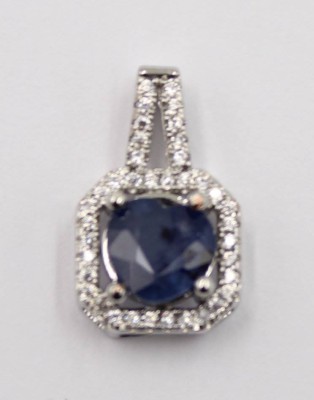 Auktion 365<br>kl. versilberter Anhänger mit behandeltem Saphir, L-2cm [1]