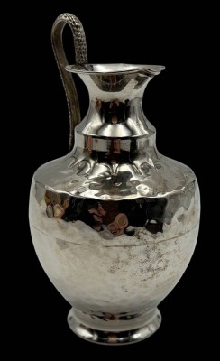 Auktion 365<br>Weinkännchen, Silber-925- mit Hammerschlagdekor, 95,4 gr., H-14 cm [1]