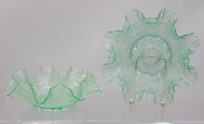 Auktion 365<br>2x Schalen, älter, Uranglas, je ca. H-6,8cm D-22,5cm [1]