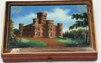 Auktion 365<br>Biedermeier Kästchen (10x14 cm) mit Nähzeug, hpts. Silber, Altersspuren [1]