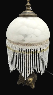 Auktion 365<br>Tischlampe, Messing mit Glasschirm und Fäden, H-30 cm [1]