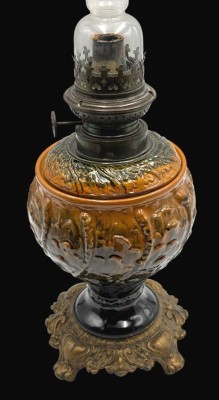 Auktion 365<br>Petroleumlampe mit Fayence-Behälter, H-35 cm, ohne Zylinder, mit H-52 cm [1]