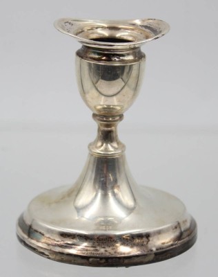 Auktion 365<br>Svend Toxværd Silver Candlestick, Kerzenhalter S-830-, ungeputzt, ovaler, gefüllter Stand, H-9 cm, 5,5x6,5 cm, 80,7 gr [1]