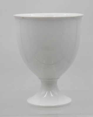 Auktion 365<br>Vase auf Stand, KPM Berlin, Weißporzellan, Entw. Johannes Henke,  H-17cm D-13cm [1]