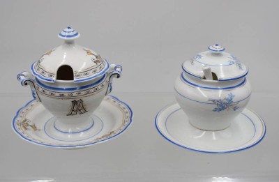 Auktion 365<br>2x Könfiturendosen o.ä.,, um 1900, 1x mit Ziermonogramm, ca. H-13cm [1]