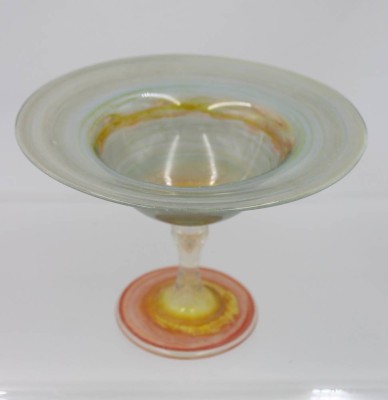 Auktion 365<br>Studio-Gals, Fussschale, signiert Glasbläserei Karl Schmid, Zwiesel, ca. H-12cm D-17cm [1]