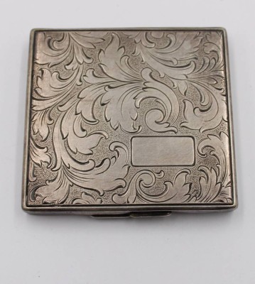 Auktion 365<br>kl. Etui, Alpacca, älter, ca. 6,8 x 6,8cm [1]