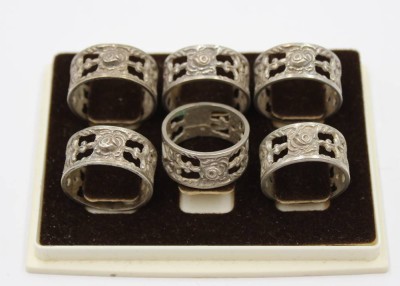 Auktion 365<br>6x kl. Serviettenringe, Rosenmuster, 835er Silber, je D-2cm, 24gr. [1]