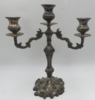 Auktion 365<br>gr. 3-flammiger Leuchter, Metall bronziert, H-32 cm, B-30 cm [1]