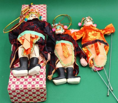 Auktion 365<br>3x chinesische Marionetten (Opern-Figuren), max. H- 27cm (je in Schachtel) [1]