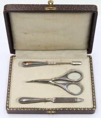 Auktion 365<br>3 tg. Nagelset, Silber-830- in Etui [1]
