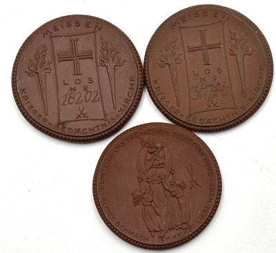 Auktion 365<br>1x 5 Mark, 2x Lose für den Krieger-Verein, 1921/1922, Meissen Böttgersteinzeug-Plaketten, D-4 cm [1]
