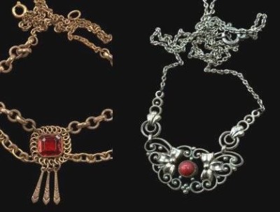 Auktion 365<br>2x Jugendstil-Double Colliers, 1x Koralle, 1x roter  Stein [1]