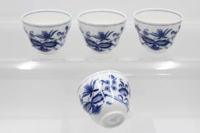 Auktion 365<br>4x Tassen, Zwiebelmuster, Bavaria, ca. H-6,6cm [1]