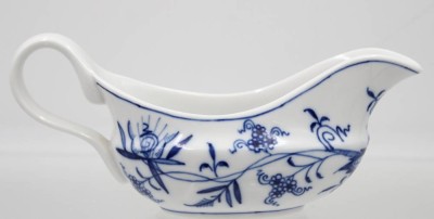 Auktion 365<br>kl. Sauciere, Meissen, Zwiebelmuster, 1. Wahl, H-8,2cm B-19cm [1]