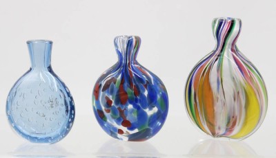 Auktion 365<br>3x div. Snuffbottles, Kunstglas, ca. H-11,5cm [1]