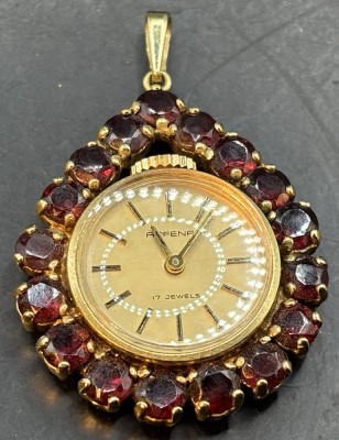 Auktion 365<br>Damen-Umhängeruhr 