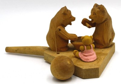 Auktion 365<br>russisches Holzspielzeug mit 3 Bären, Handarbeit, H-8 cm, L-16 cm [1]