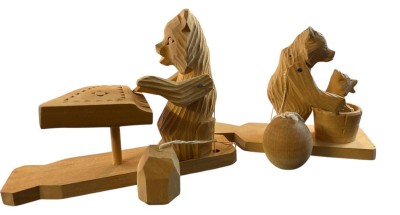 Auktion 365<br>2x russische Holzspiele mit Bären, H-ca. 10 cm, L-14 cm [1]