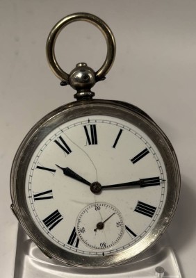 Auktion 366<br>mechan. HTU   in Silbergehäuse-800-, Schlüssel-Werk läuft, D-5 cm, Zifferblatt mit Riss, innen Gravur, datiert 1894 [1]