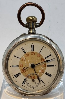 Auktion 366<br>mechan. HTU   in Silbergehäuse-800-, Werk läuft, D-5 cm, Ziffernblatt etwas berieben [1]