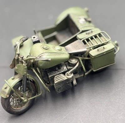 Auktion 366<br>Krad mit Beiwagen, Blech olivgrün, L-21 cm, H-10 cm [1]