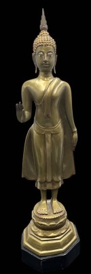 Auktion 366<br>Bronze-Buddha auf Holzsockel, wohl Bali, H-47 cm, D-unten 12 cm [1]