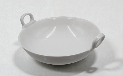 Auktion 366<br>KPM Berlin Ringhenkelschälchen, Weißporzellan, ca. H-5,5cm D-13cm [1]