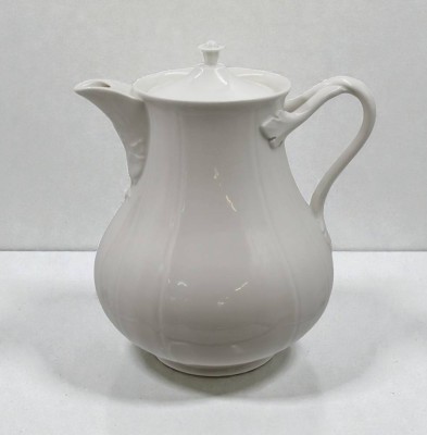 Auktion 366<br>gr. Kaffeekanne, KPM Berlin, Weißporzellan, ca. H-24,5cm [1]