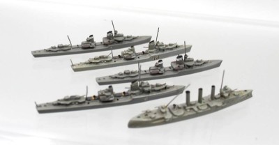 Auktion 366<br>5x Schiffsminiaturen, Wiking, älter, Kriegsschiffe, ca. L-9,8cm [1]