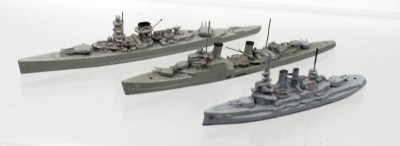 Auktion 366<br>3x Schiffsminiaturen, Wiking, älter, Kriegsschiffe, ca. L-10 bis 15,3cm [1]