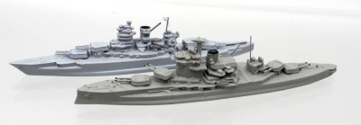 Auktion 366<br>2x Schiffsminiaturen, Wiking, älter, Kriegsschiffe, New Mexico Class und Queen Elizabeth, ca. L-15,5cm [1]